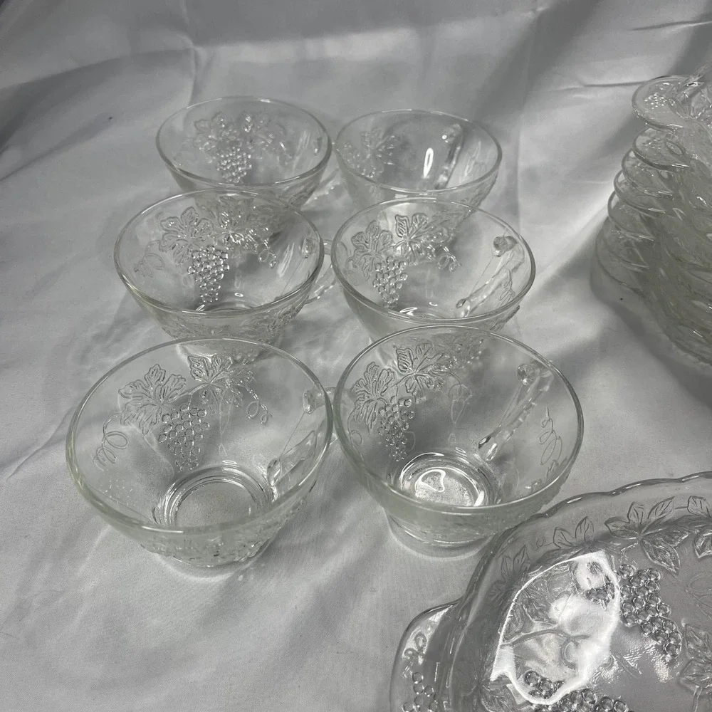 Vintage Glass Harvest Grape‎ Snack Set 14pc Clear Pressed Glass Plates and Cups